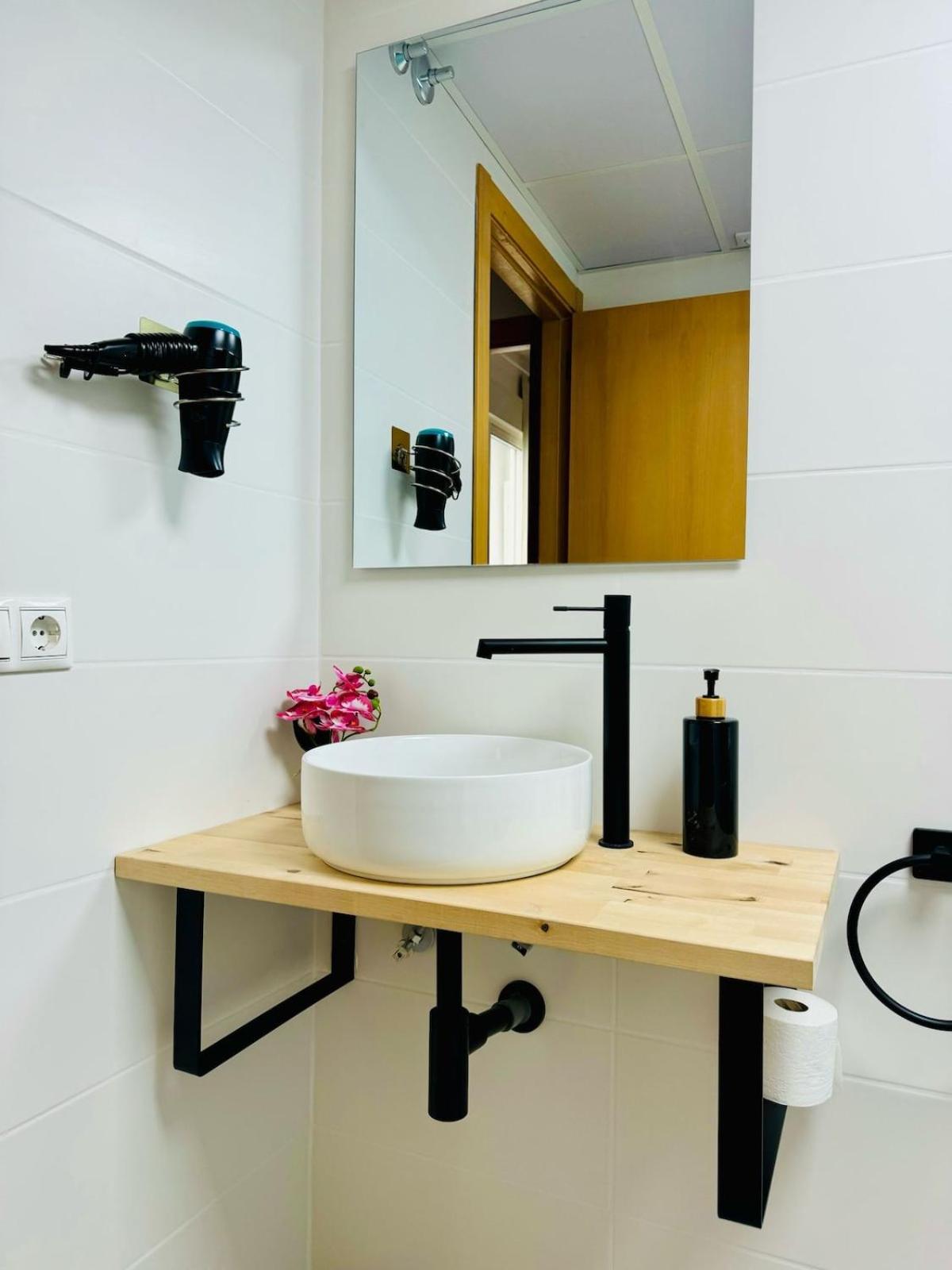Abat 4 Cool & Wide In The Historic Center Appartement